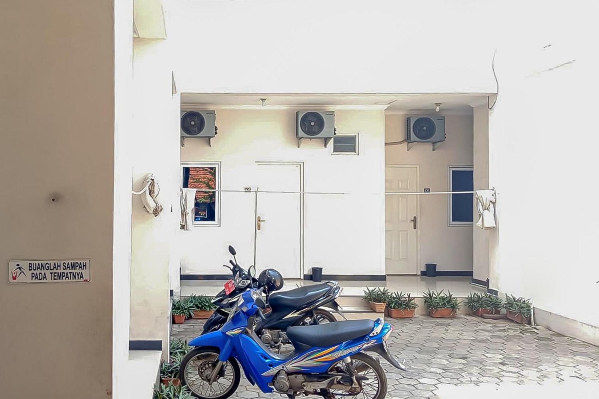 Waringin Guest House Tegal Mitra Reddoorz Eksteriør bilde