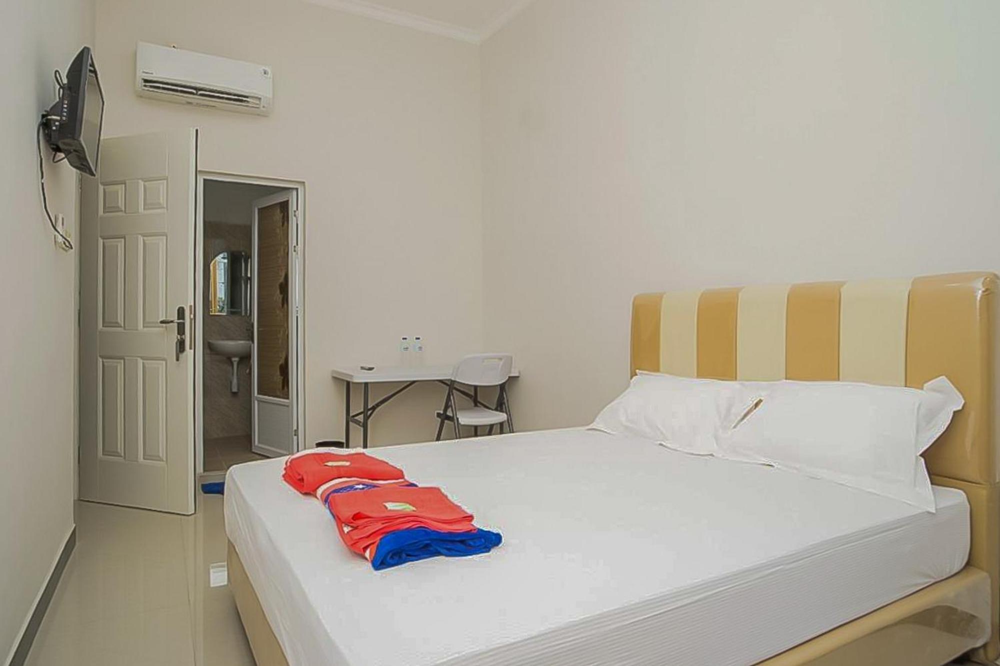 Waringin Guest House Tegal Mitra Reddoorz Eksteriør bilde